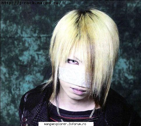 Care este solistul vostru preferat? - Um....poi...mie imi place foarte mult de Reita! - *the gazette*